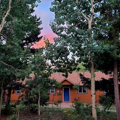 Bella's Place! Adorable cabin immaculate!
