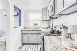 The Swedish Stay | Cozy Englewood Apartment