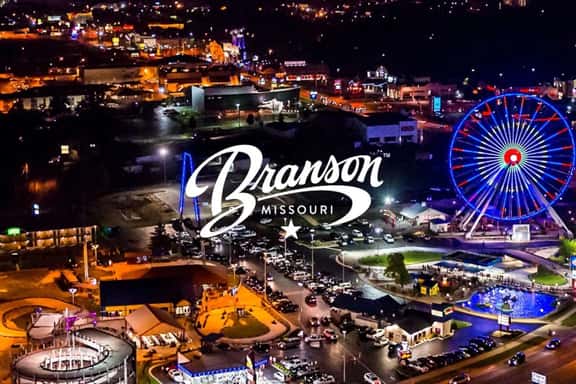 Charming Branson Getaway Near Attractions - Image 1