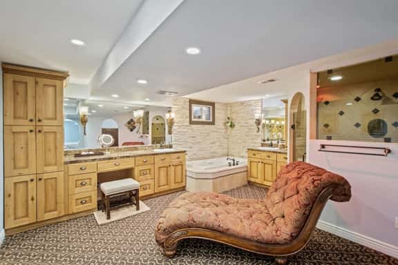 The Arvada Jetted Oasis - Image 1