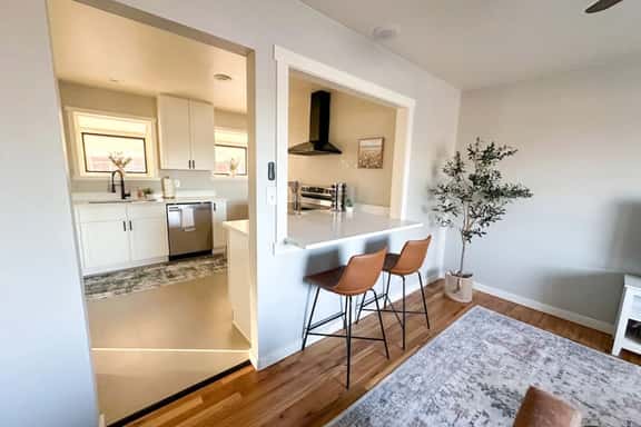 The Thornton Retreat – Modern & Cozy Stay - Image 1