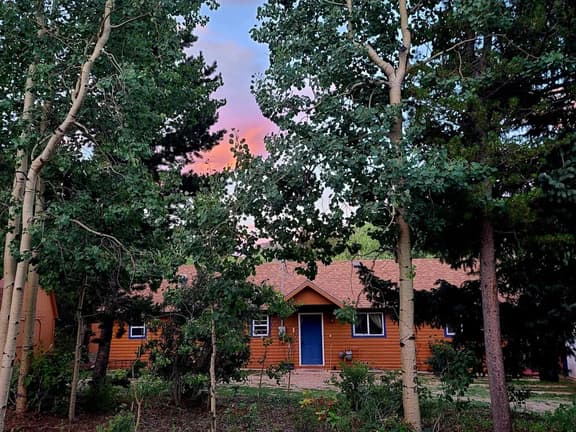 Bella's Place! Adorable cabin immaculate!