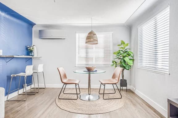 The Swedish Stay | Cozy Englewood Apartment